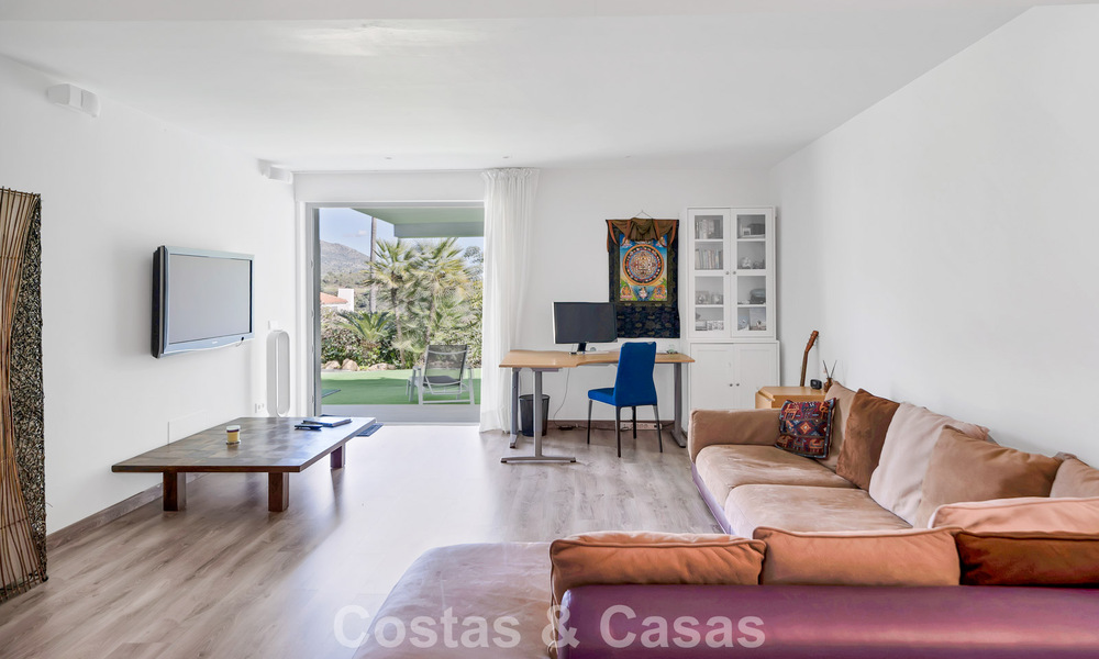 Villa traditionnelle rénovée avec vue sur la mer et les montagnes à vendre à Nueva Andalucía, Marbella 796149