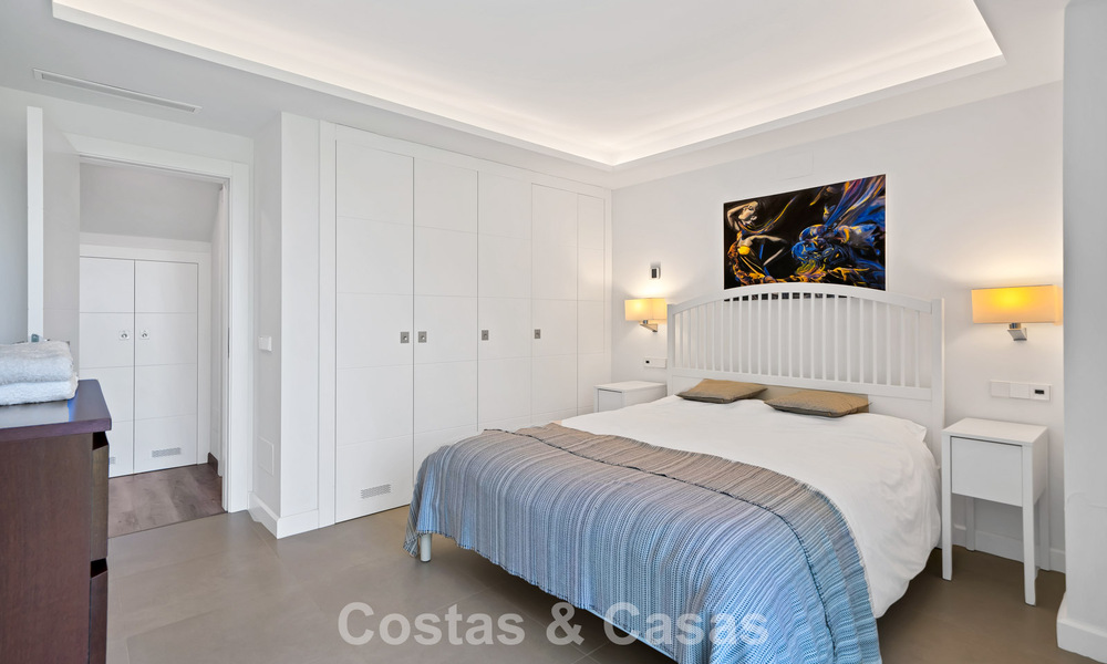 Villa traditionnelle rénovée avec vue sur la mer et les montagnes à vendre à Nueva Andalucía, Marbella 796154