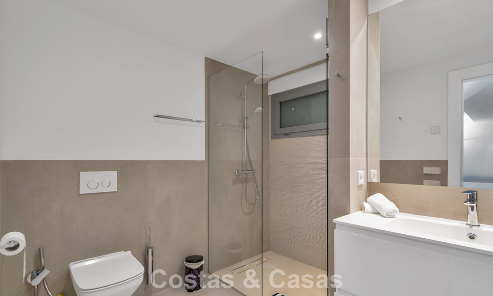 Villa traditionnelle rénovée avec vue sur la mer et les montagnes à vendre à Nueva Andalucía, Marbella 796155