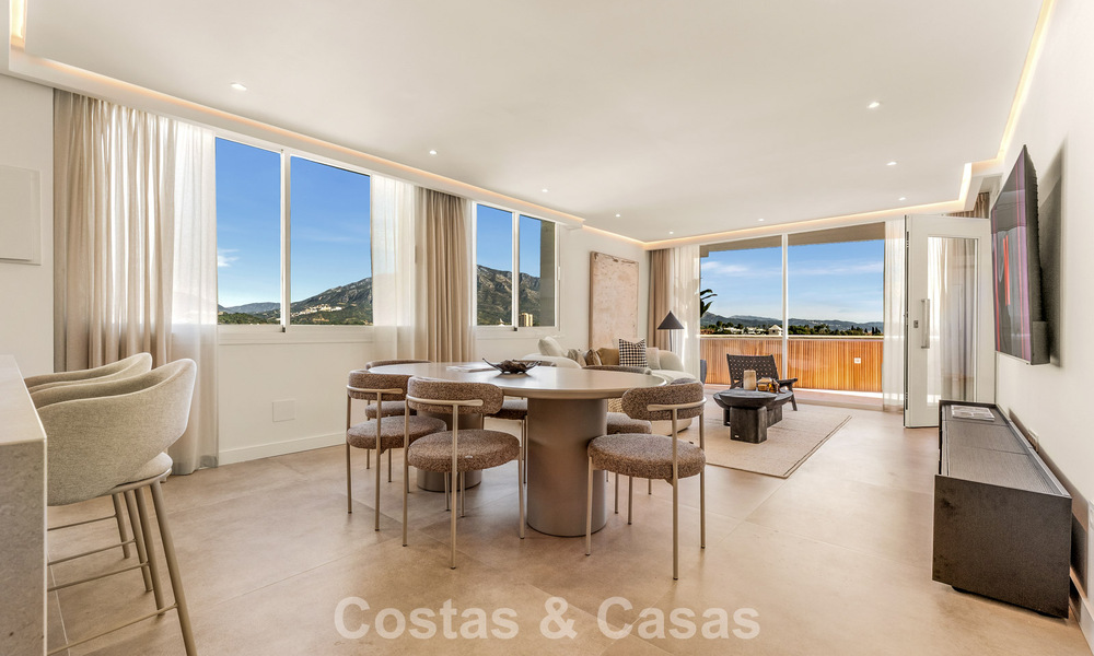 Appartement modernement rénové avec grande terrasse à vendre avec vue panoramique à Nueva Andalucía, Marbella 796041
