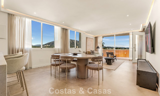 Appartement modernement rénové avec grande terrasse à vendre avec vue panoramique à Nueva Andalucía, Marbella 796041 