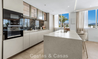 Appartement modernement rénové avec grande terrasse à vendre avec vue panoramique à Nueva Andalucía, Marbella 796042 