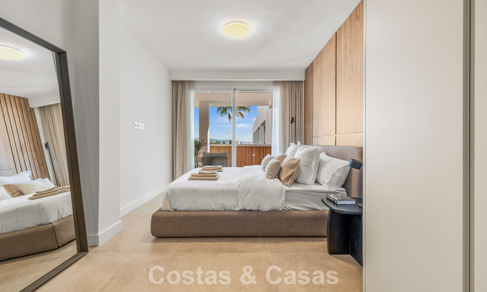 Appartement modernement rénové avec grande terrasse à vendre avec vue panoramique à Nueva Andalucía, Marbella 796048
