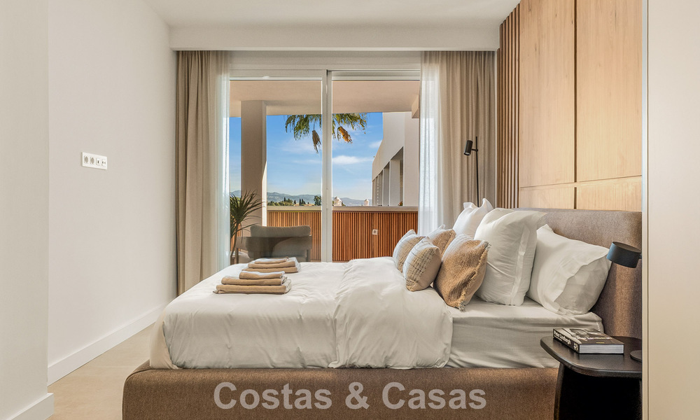 Appartement modernement rénové avec grande terrasse à vendre avec vue panoramique à Nueva Andalucía, Marbella 796051