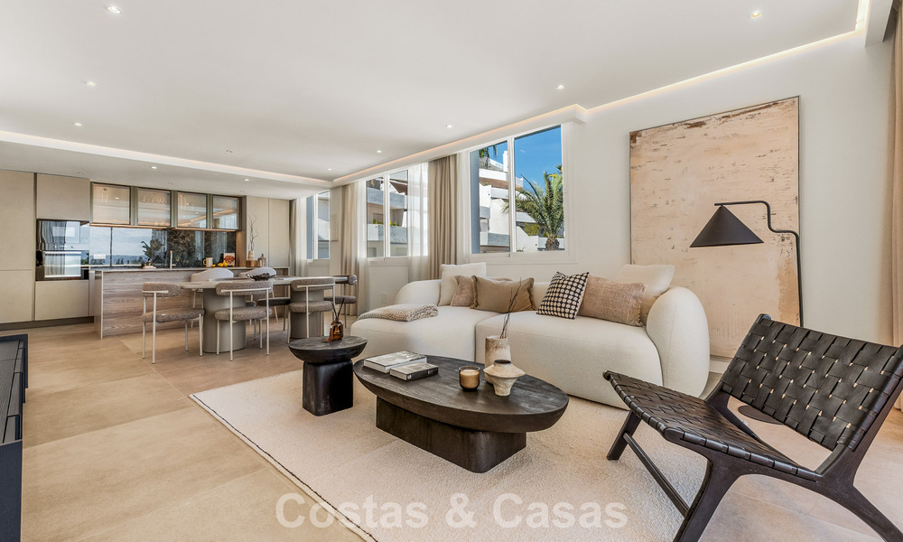 Appartement modernement rénové avec grande terrasse à vendre avec vue panoramique à Nueva Andalucía, Marbella 796061