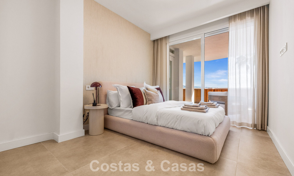 Appartement modernement rénové avec grande terrasse à vendre avec vue panoramique à Nueva Andalucía, Marbella 796063