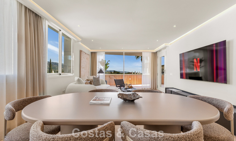 Appartement modernement rénové avec grande terrasse à vendre avec vue panoramique à Nueva Andalucía, Marbella 796064