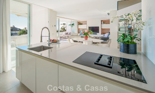 Penthouse duplex exclusif avec intérieur moderne et lumineux à vendre dans un complexe sécurisé sur la Golden Mile, Marbella 796393 