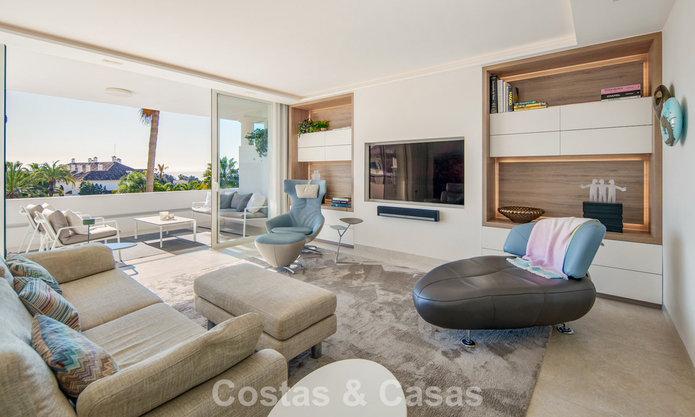 Penthouse duplex exclusif avec intérieur moderne et lumineux à vendre dans un complexe sécurisé sur la Golden Mile, Marbella 796399