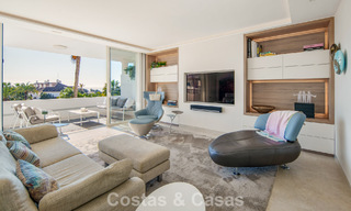 Penthouse duplex exclusif avec intérieur moderne et lumineux à vendre dans un complexe sécurisé sur la Golden Mile, Marbella 796399 