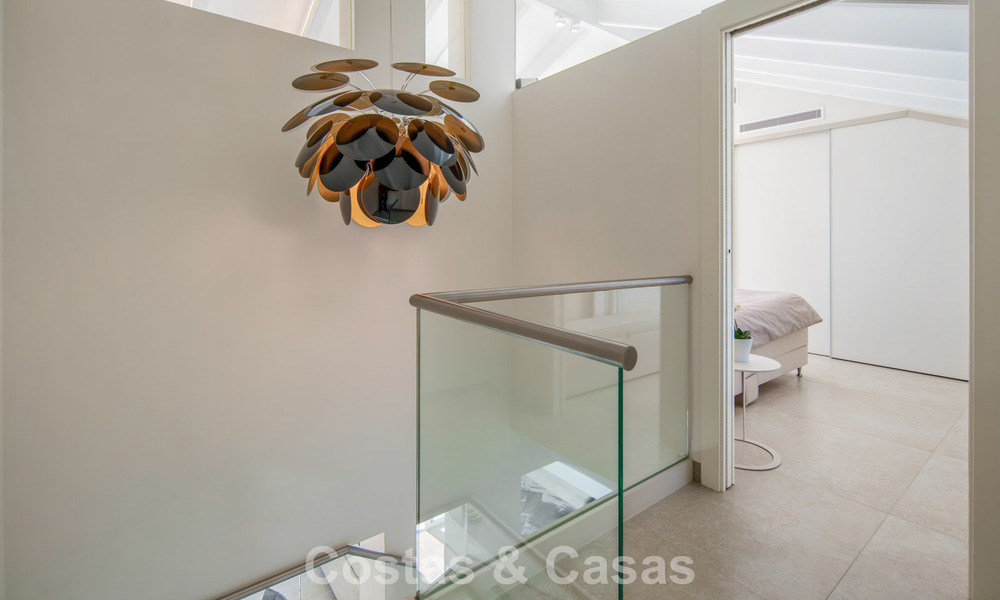 Penthouse duplex exclusif avec intérieur moderne et lumineux à vendre dans un complexe sécurisé sur la Golden Mile, Marbella 796409