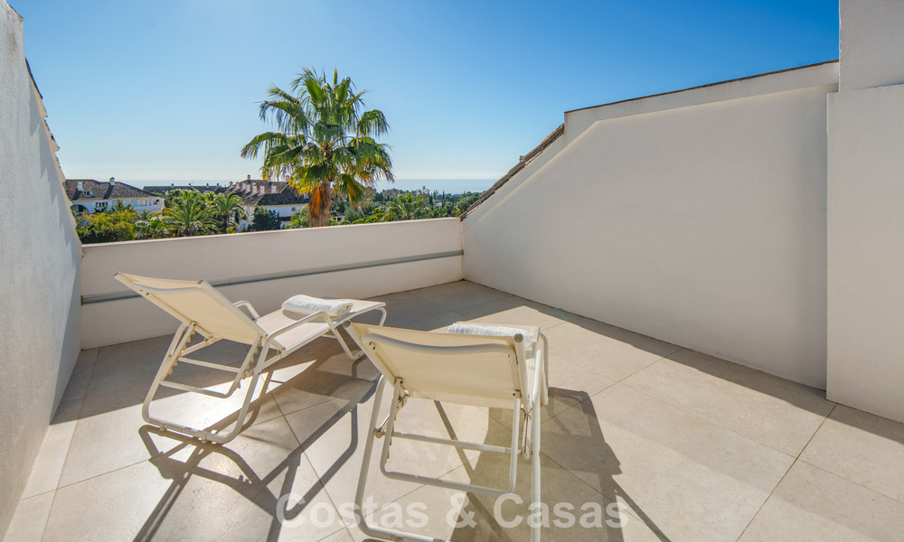 Penthouse duplex exclusif avec intérieur moderne et lumineux à vendre dans un complexe sécurisé sur la Golden Mile, Marbella 796414