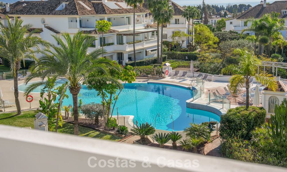 Penthouse duplex exclusif avec intérieur moderne et lumineux à vendre dans un complexe sécurisé sur la Golden Mile, Marbella 796416