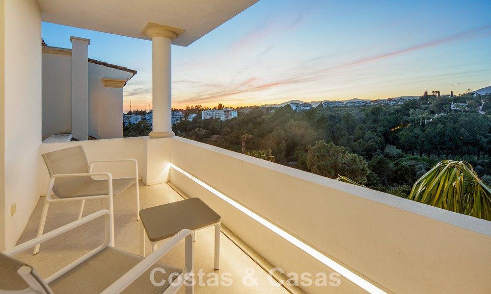 Penthouse duplex exclusif avec intérieur moderne et lumineux à vendre dans un complexe sécurisé sur la Golden Mile, Marbella 796429