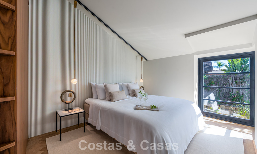 Villa architecturale exclusive avec vue panoramique sur le golf et la mer à vendre à Nueva Andalucía, Marbella 796346