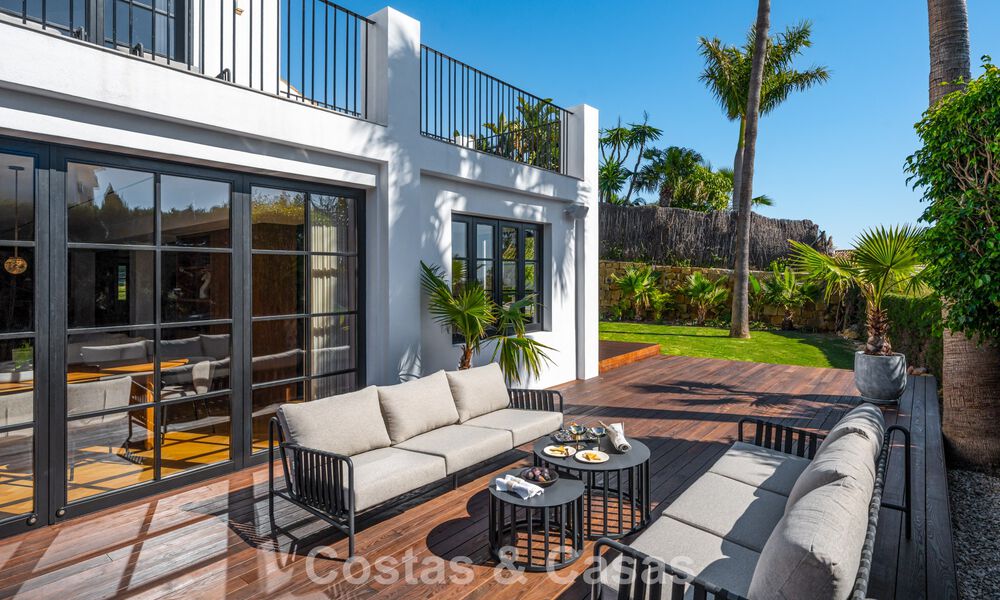 Villa architecturale exclusive avec vue panoramique sur le golf et la mer à vendre à Nueva Andalucía, Marbella 796349