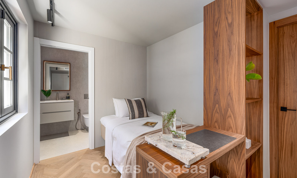 Villa architecturale exclusive avec vue panoramique sur le golf et la mer à vendre à Nueva Andalucía, Marbella 796352