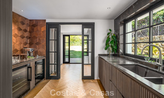 Villa architecturale exclusive avec vue panoramique sur le golf et la mer à vendre à Nueva Andalucía, Marbella 796353 