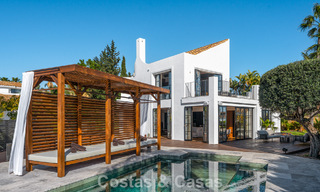 Villa architecturale exclusive avec vue panoramique sur le golf et la mer à vendre à Nueva Andalucía, Marbella 796360 