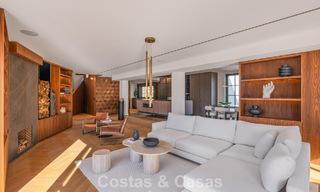 Villa architecturale exclusive avec vue panoramique sur le golf et la mer à vendre à Nueva Andalucía, Marbella 796366 