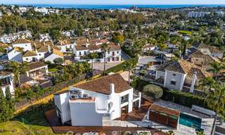 Villa architecturale exclusive avec vue panoramique sur le golf et la mer à vendre à Nueva Andalucía, Marbella 796369 
