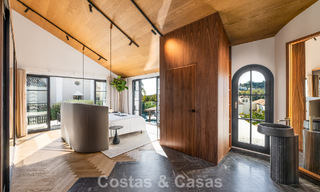 Villa architecturale exclusive avec vue panoramique sur le golf et la mer à vendre à Nueva Andalucía, Marbella 796371 