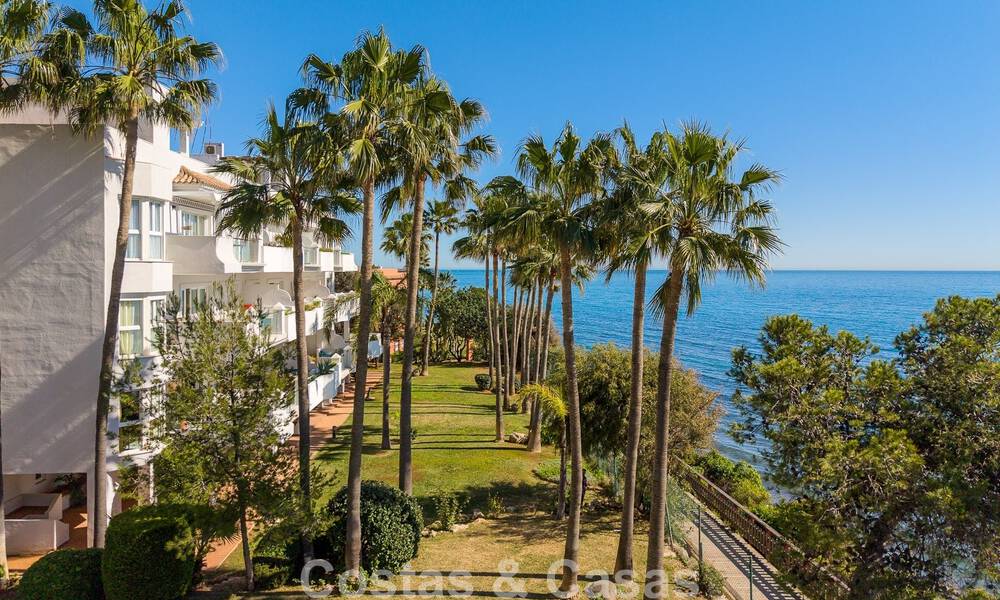 Appartement exclusif en première ligne de plage avec vue panoramique sur la mer à vendre dans le centre d’Estepona 795960