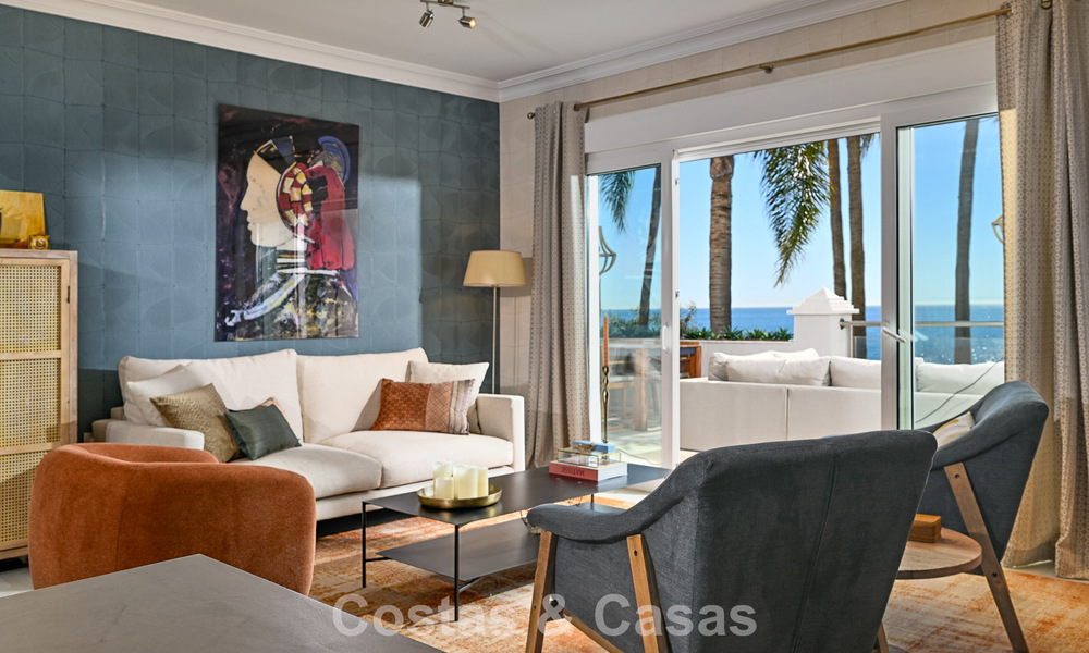 Appartement exclusif en première ligne de plage avec vue panoramique sur la mer à vendre dans le centre d’Estepona 795969