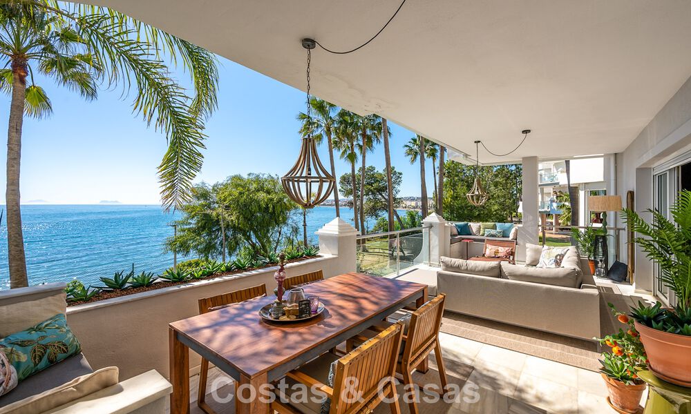Appartement exclusif en première ligne de plage avec vue panoramique sur la mer à vendre dans le centre d’Estepona 795983