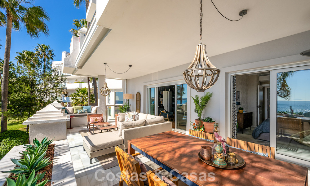Appartement exclusif en première ligne de plage avec vue panoramique sur la mer à vendre dans le centre d’Estepona 795985