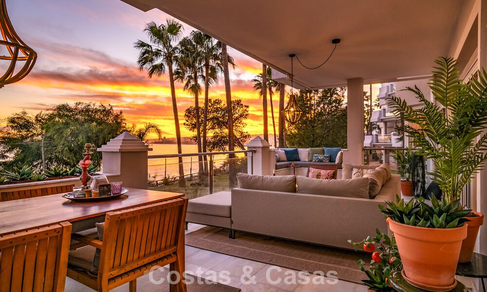 Appartement exclusif en première ligne de plage avec vue panoramique sur la mer à vendre dans le centre d’Estepona 795999