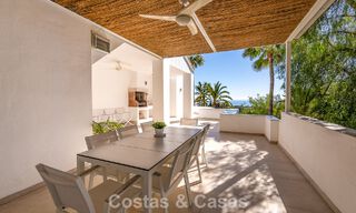 Majestueuse villa rénovée avec modernité offrant une vue panoramique sur la mer, à vendre sur un vaste terrain à l’est du centre de Marbella 796496 