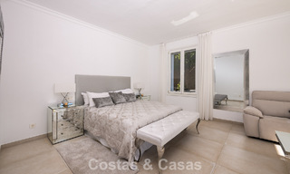 Majestueuse villa rénovée avec modernité offrant une vue panoramique sur la mer, à vendre sur un vaste terrain à l’est du centre de Marbella 796504 