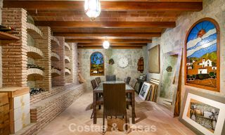 Majestueuse villa rénovée avec modernité offrant une vue panoramique sur la mer, à vendre sur un vaste terrain à l’est du centre de Marbella 796522 