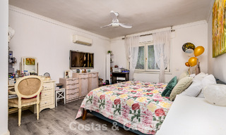 Majestueuse villa rénovée avec modernité offrant une vue panoramique sur la mer, à vendre sur un vaste terrain à l’est du centre de Marbella 796540 