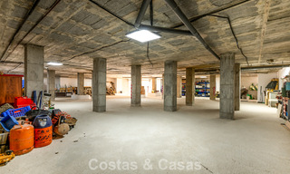 Majestueuse villa rénovée avec modernité offrant une vue panoramique sur la mer, à vendre sur un vaste terrain à l’est du centre de Marbella 796543 