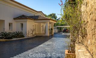 Majestueuse villa rénovée avec modernité offrant une vue panoramique sur la mer, à vendre sur un vaste terrain à l’est du centre de Marbella 796544 