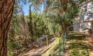 Majestueuse villa rénovée avec modernité offrant une vue panoramique sur la mer, à vendre sur un vaste terrain à l’est du centre de Marbella 796547 