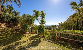 Majestueuse villa rénovée avec modernité offrant une vue panoramique sur la mer, à vendre sur un vaste terrain à l’est du centre de Marbella 796550 