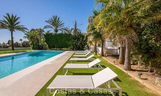 Majestueuse villa rénovée avec modernité offrant une vue panoramique sur la mer, à vendre sur un vaste terrain à l’est du centre de Marbella 796561 