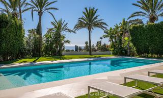 Majestueuse villa rénovée avec modernité offrant une vue panoramique sur la mer, à vendre sur un vaste terrain à l’est du centre de Marbella 796562 