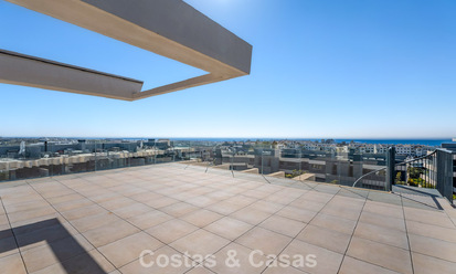 Penthouse avec vue sur la mer depuis une vaste terrasse sur le toit à vendre sur la New Golden Mile, entre Marbella et Estepona 796602