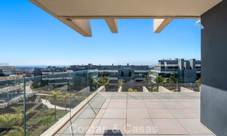 Penthouse avec vue sur la mer depuis une vaste terrasse sur le toit à vendre sur la New Golden Mile, entre Marbella et Estepona 796605 