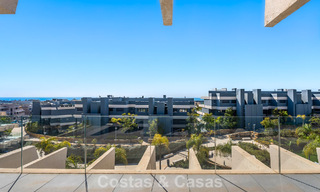 Penthouse avec vue sur la mer depuis une vaste terrasse sur le toit à vendre sur la New Golden Mile, entre Marbella et Estepona 796606 