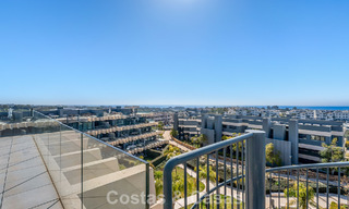 Penthouse avec vue sur la mer depuis une vaste terrasse sur le toit à vendre sur la New Golden Mile, entre Marbella et Estepona 796607 