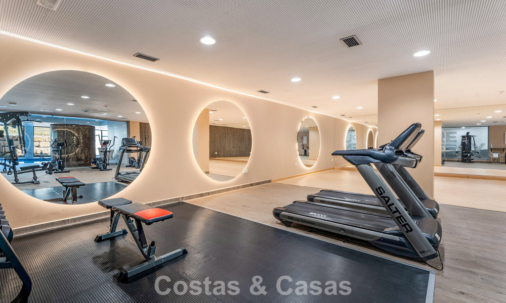 Penthouse avec vue sur la mer depuis une vaste terrasse sur le toit à vendre sur la New Golden Mile, entre Marbella et Estepona 796608