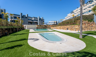 Penthouse avec vue sur la mer depuis une vaste terrasse sur le toit à vendre sur la New Golden Mile, entre Marbella et Estepona 796627 