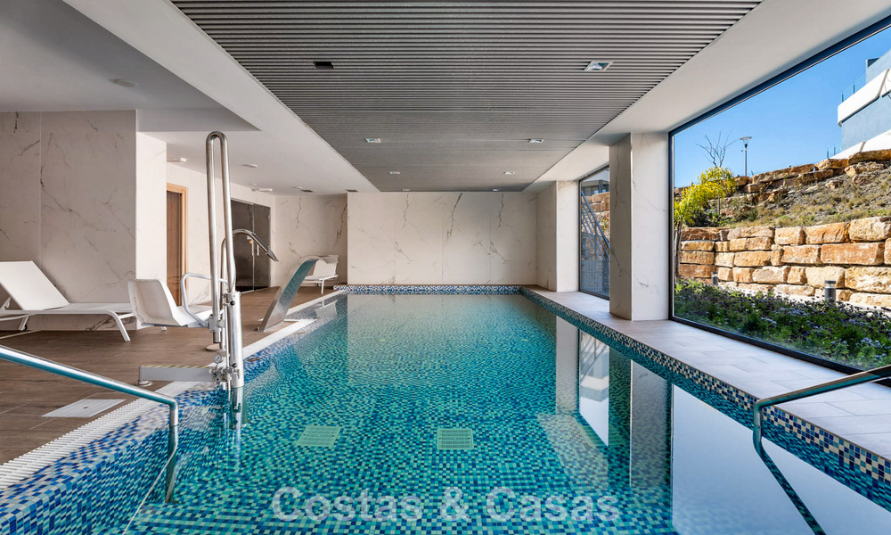 Penthouse avec vue sur la mer depuis une vaste terrasse sur le toit à vendre sur la New Golden Mile, entre Marbella et Estepona 796630