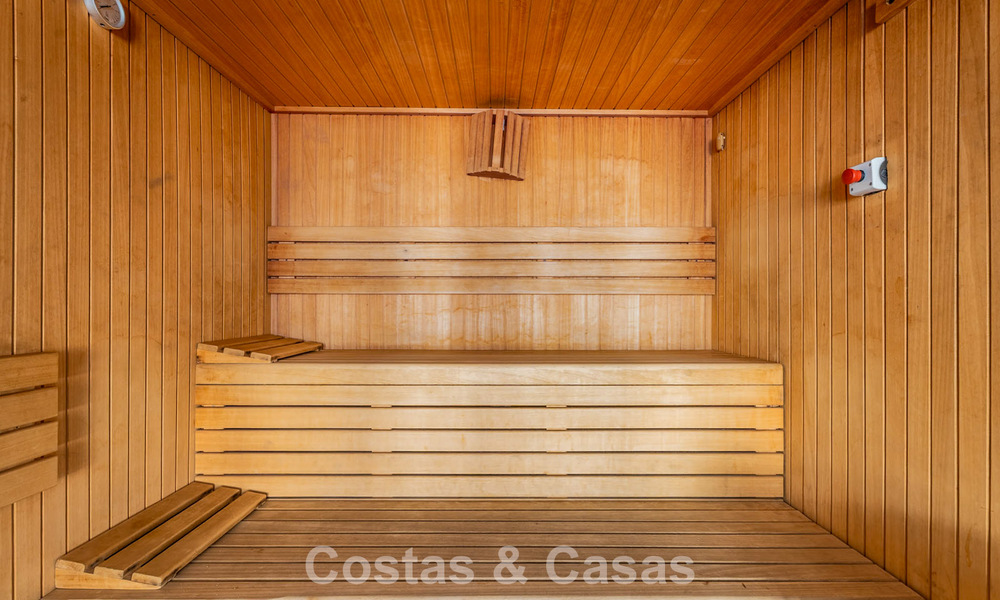 Penthouse avec vue sur la mer depuis une vaste terrasse sur le toit à vendre sur la New Golden Mile, entre Marbella et Estepona 796631