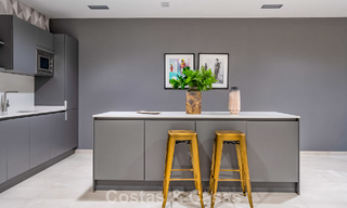 Penthouse avec vue sur la mer depuis une vaste terrasse sur le toit à vendre sur la New Golden Mile, entre Marbella et Estepona 796634 